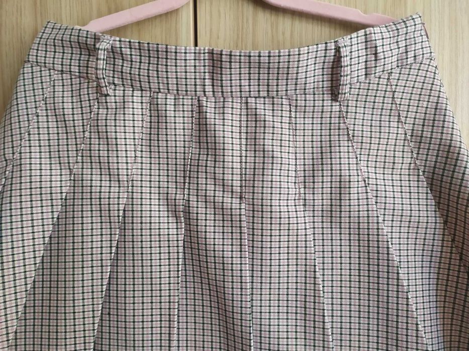 Плисирана пола за момиче