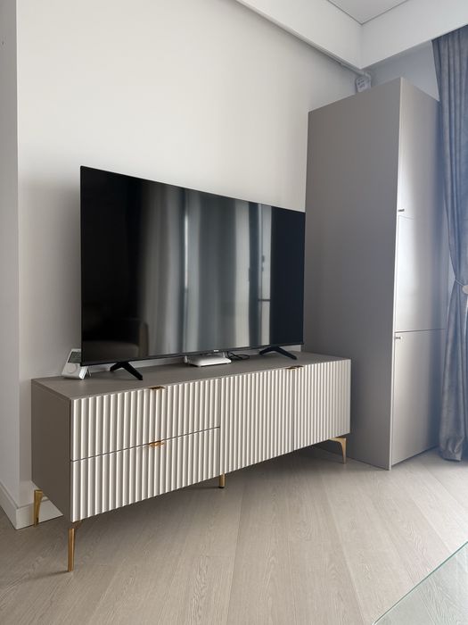 Comoda lux mobexpert bej cu TV - pachet fulger