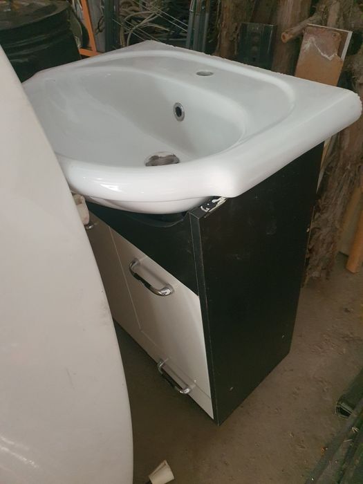 Раковина с тумбой