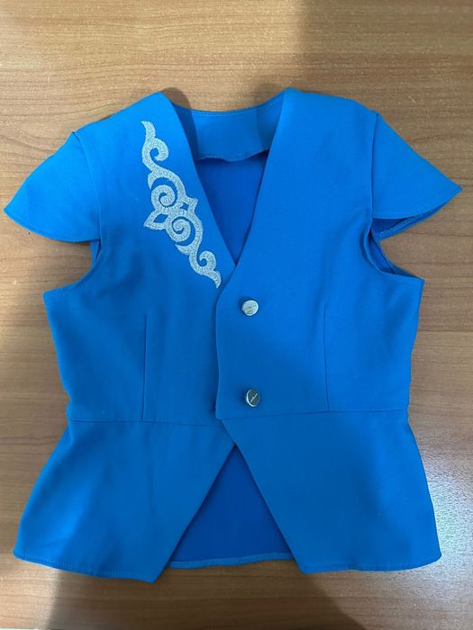 Продам жилетку ручная работа