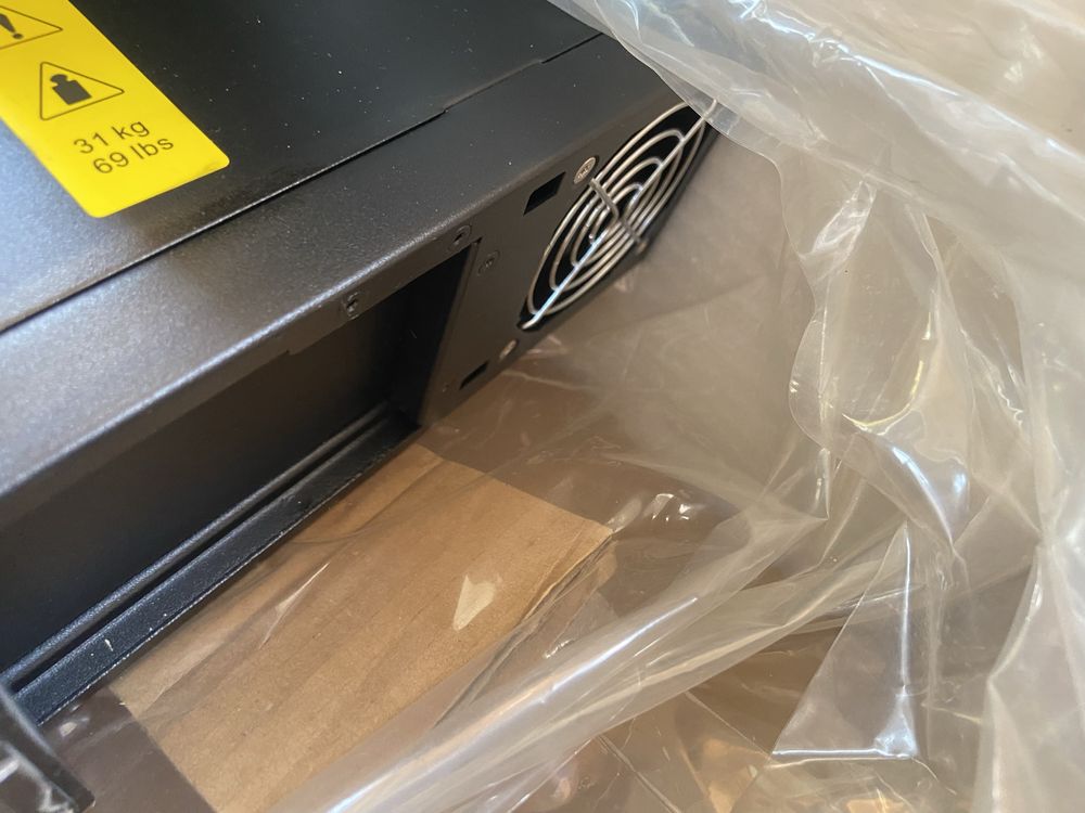 UPS IBM 2200VA новый