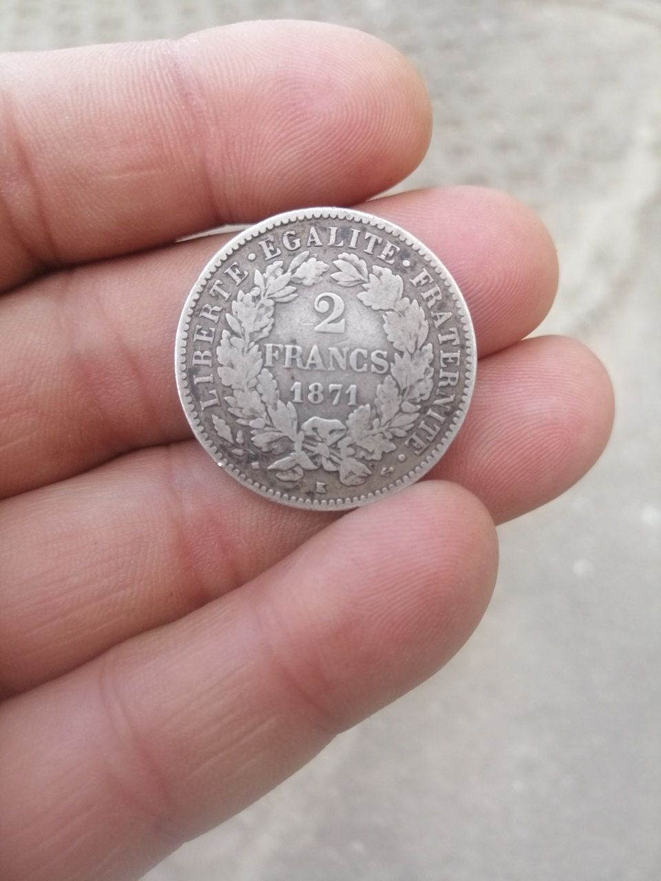 Vând moneda din anul 1871 de argint francs