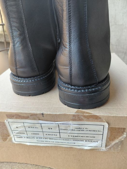 Мъжки зимни униформенни боти с цип 43 номер.