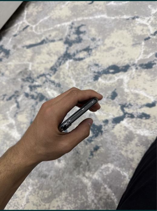 Iphone xs idel holatda umuman aybi yo