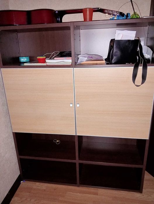 Продаются шкафы на кухню и в гостинную