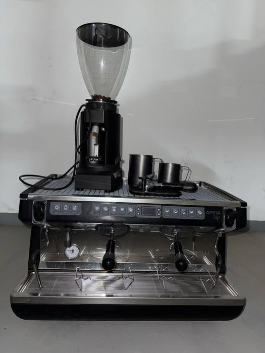 Simonelli Apia Life + кофемолка