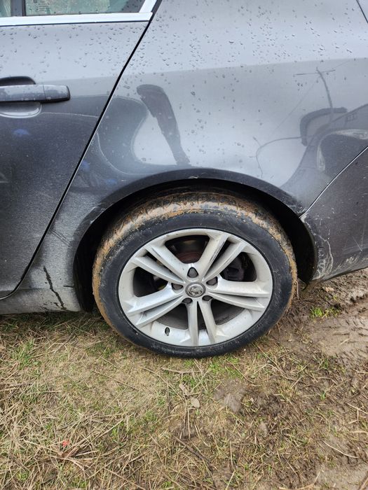 Vând capota motor opel insignia