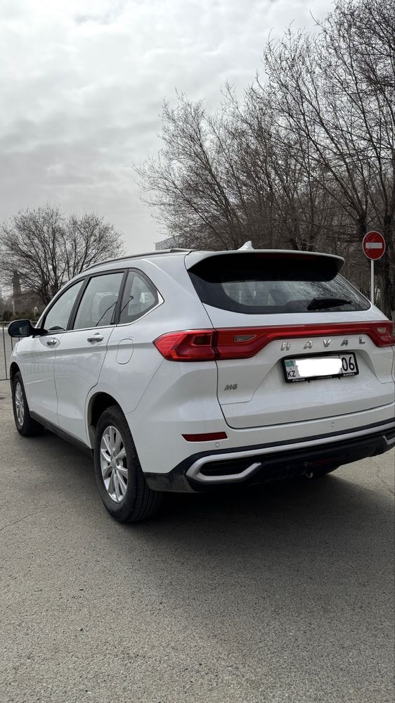 Кроссовер Haval M6. Elite