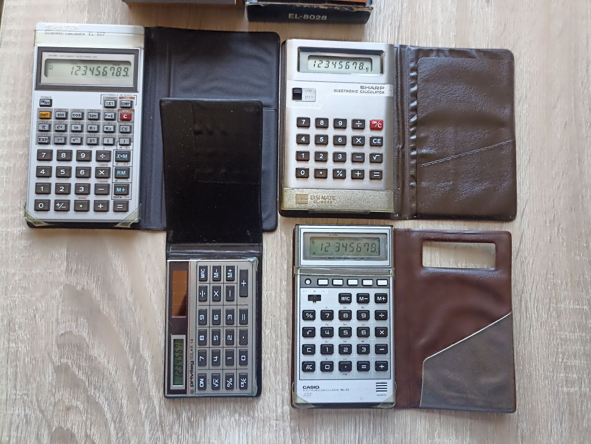 Calculator de colectie sharp  casio privileg solar