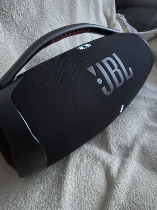 Jbl Boombox 3 nouă pachet complet garanție 2 ani, pret fix 1400 lei!