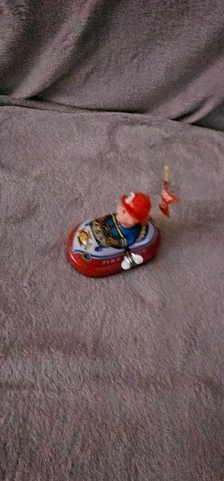 masinuta din tabla cu cheita fire chief