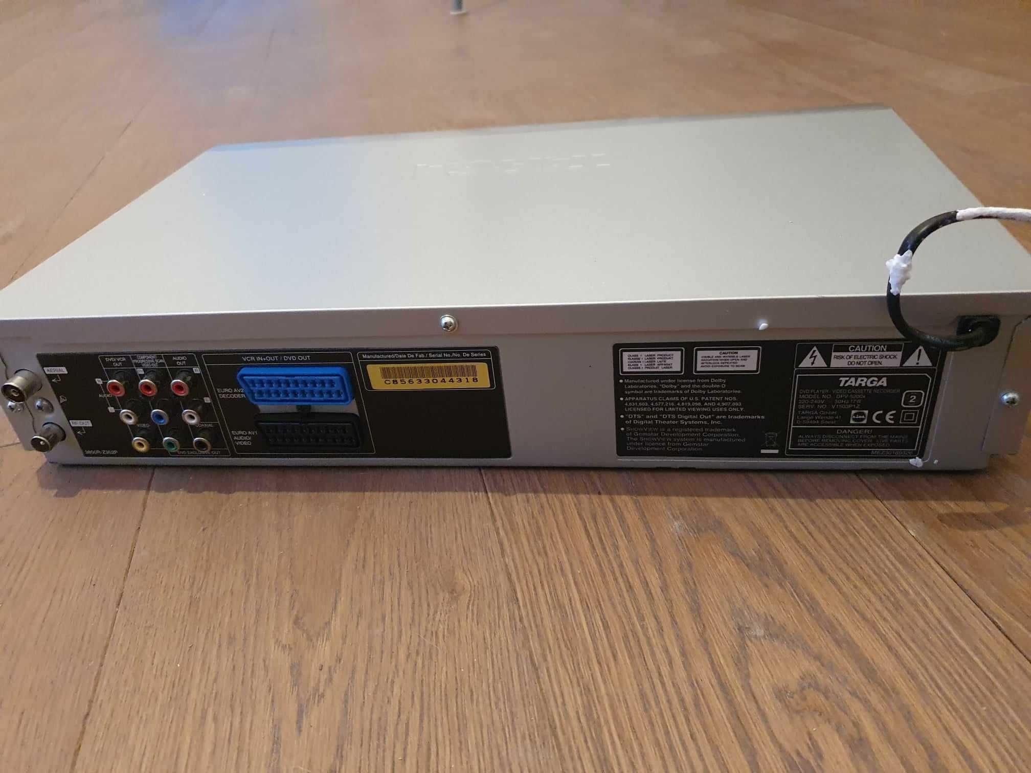 Targa DVP 5200x DVD player VCR combo , argintiu