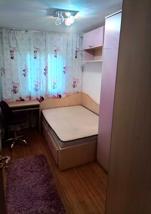 Închiriez apartament 3 camere decomandate etaj 2 zona HCC