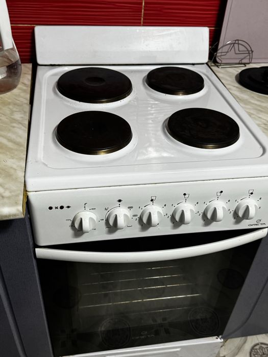 Продам газ плиту , электрическая