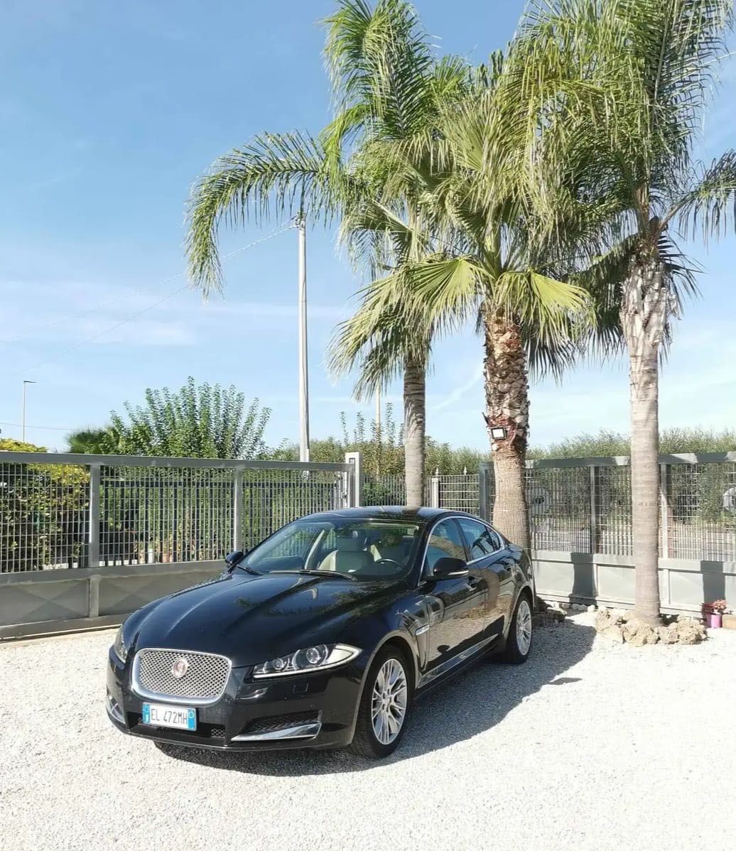 Jaguar XF BOMBĂ pe roți