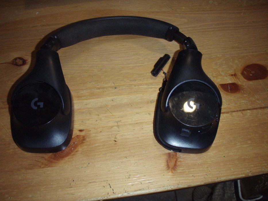 casti wireless logitech G533, fara adaptor USB si fara bureti