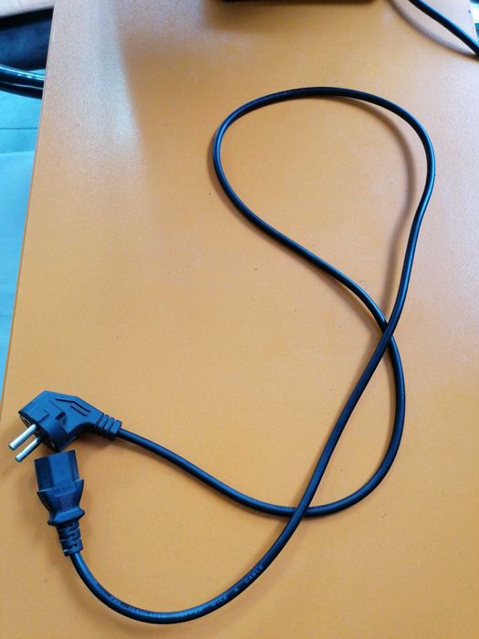 Продавам Монитор ASSER + подарок клавиатура.