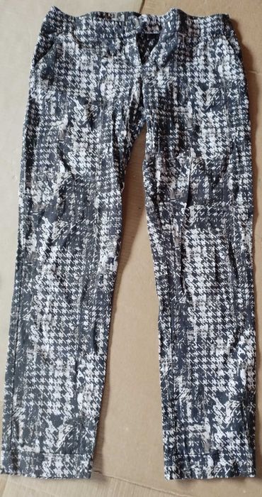 Buna ziua!Vand cizme pantaloni