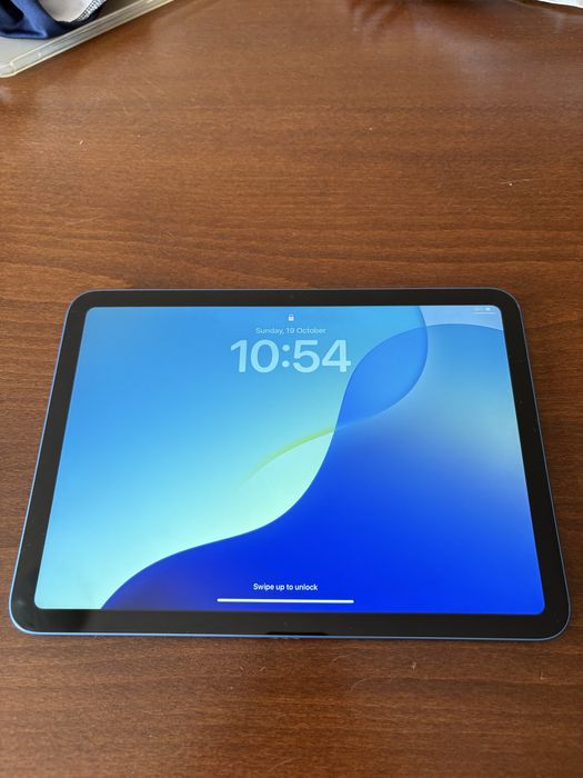 iPad 10th generation в ПЕРФЕКТНО състояние!