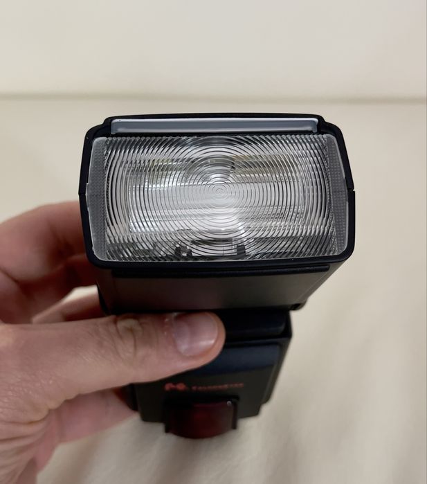 Falconeyes DPT386AFZ pentru Sony, Pentax, Olympus.