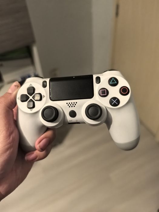 Sony DualShock 4 – Безжичен контролер за PlayStation 4