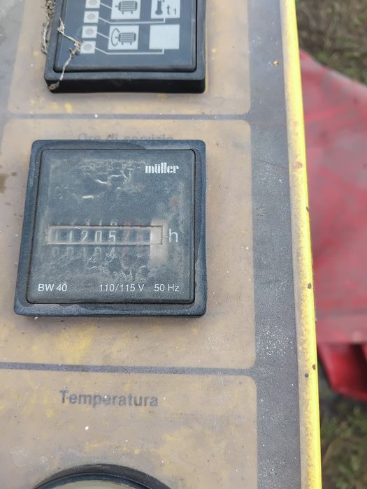 Vând copresor de 1000 l Kaeser