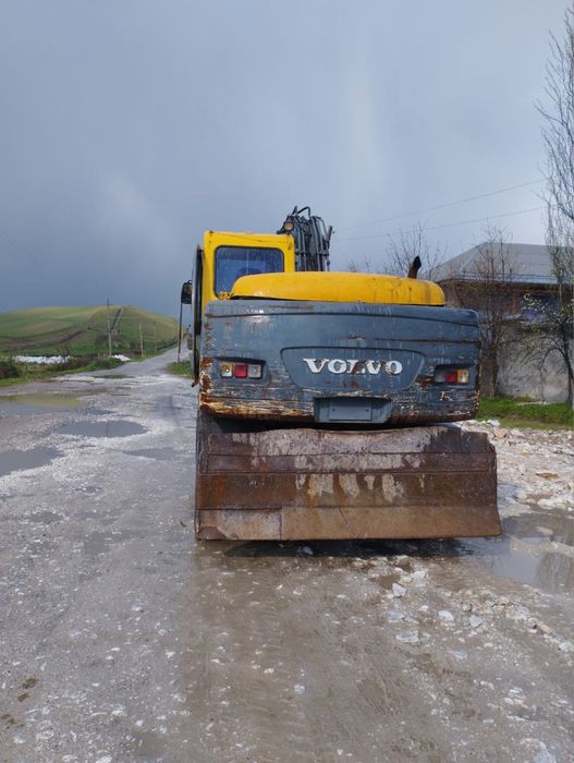 Ekskavator, Volvo 130 sotiladi