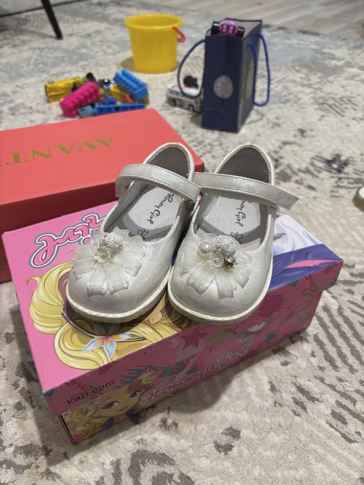 Продам зимную детскую обувь