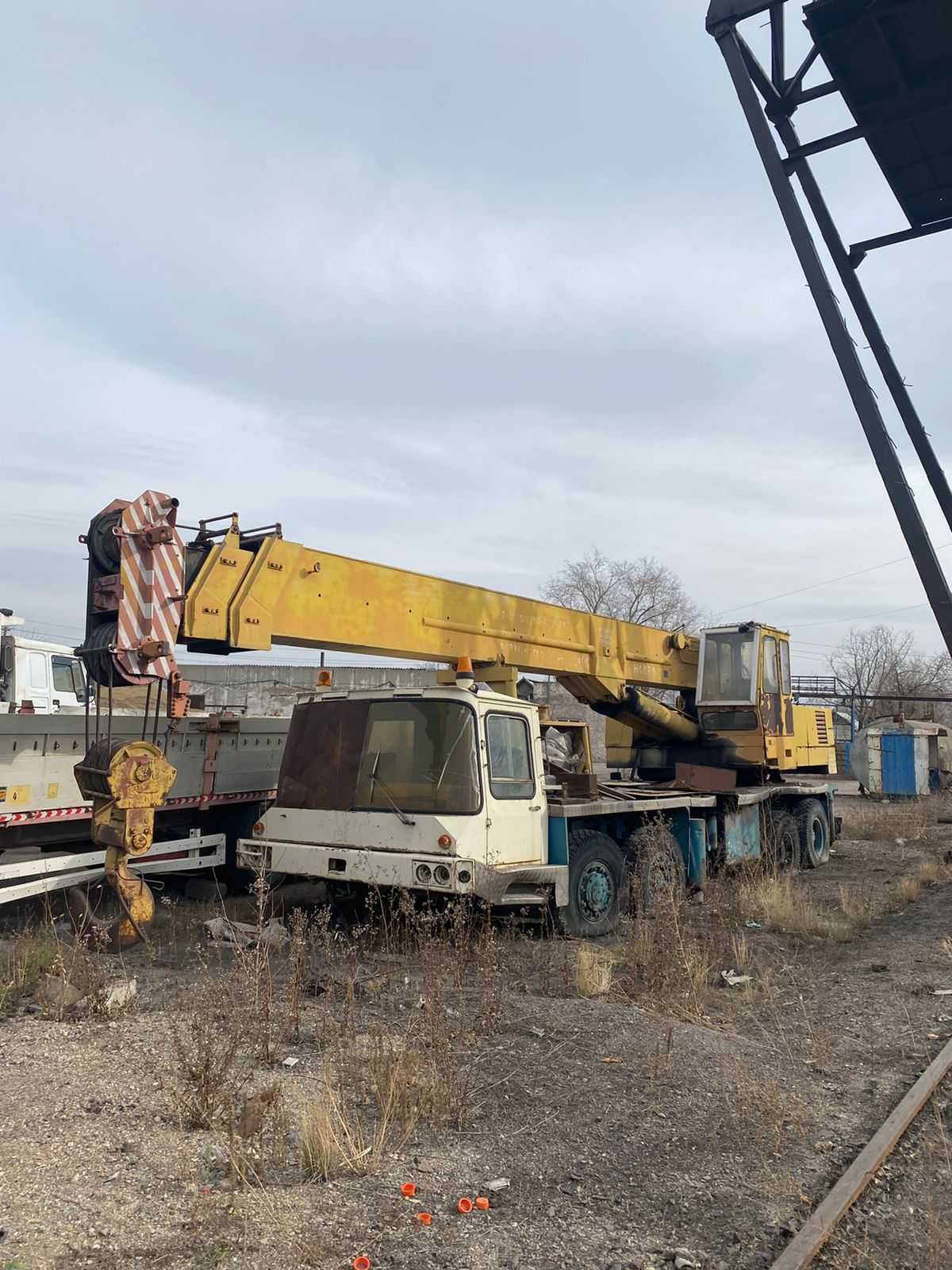 Автокран КС-6471 ЯНВАРЕЦ 40 тонн