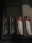 Memorie Ram DDR 4 (4 GB plăcuța HyperX / Viper)