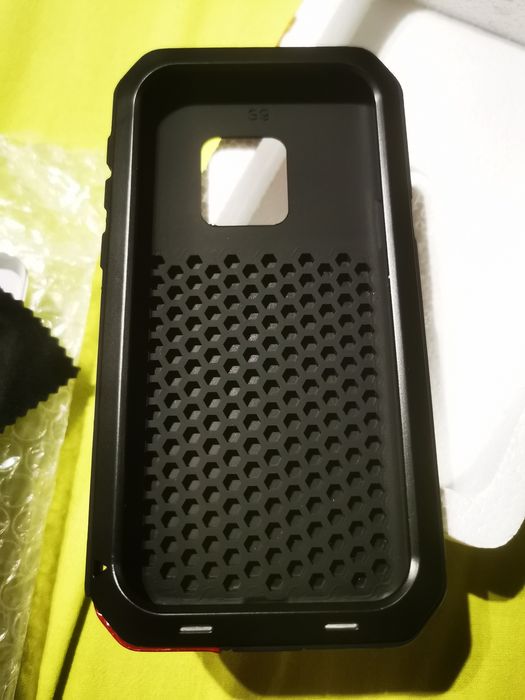 Чисто нов брониран калъф за Samsung Galaxy S9