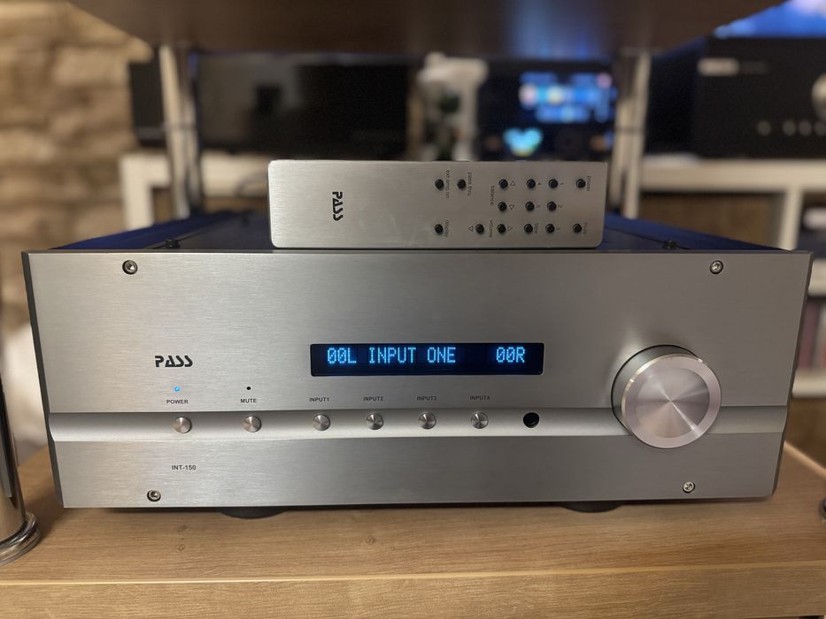 Продавам Усилвател Pass Labs INT-150