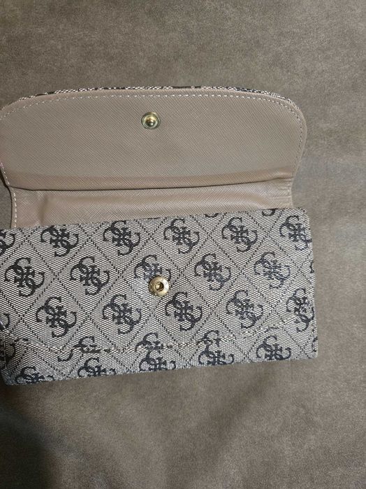 Комплект дамска чанта и портмоне Guess