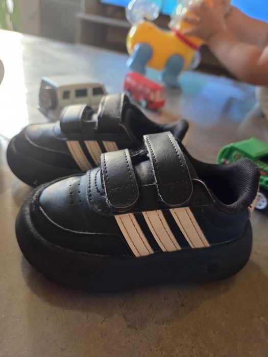 Маратонки адидас за момче