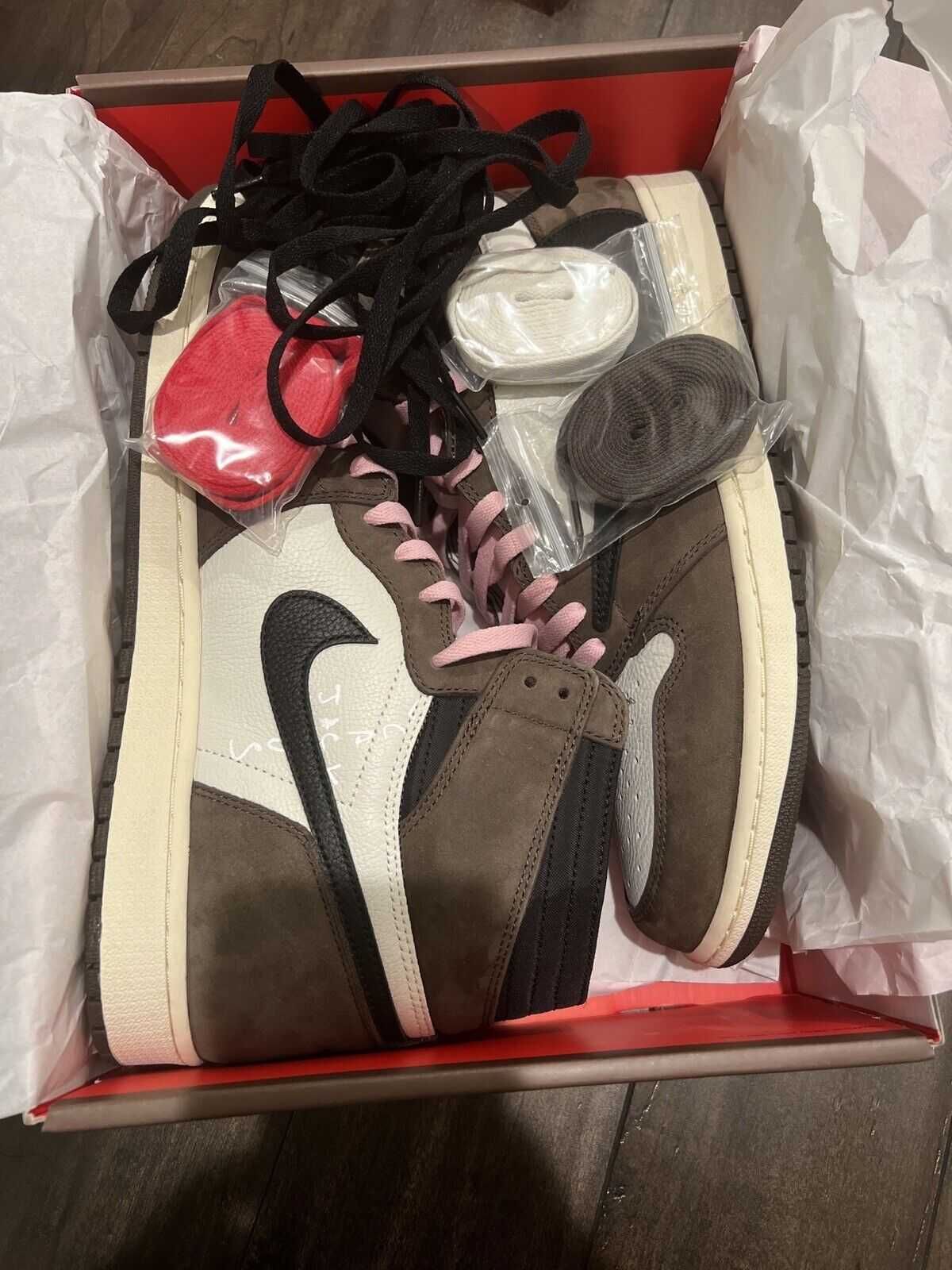 Jordan 1 Travis Scott