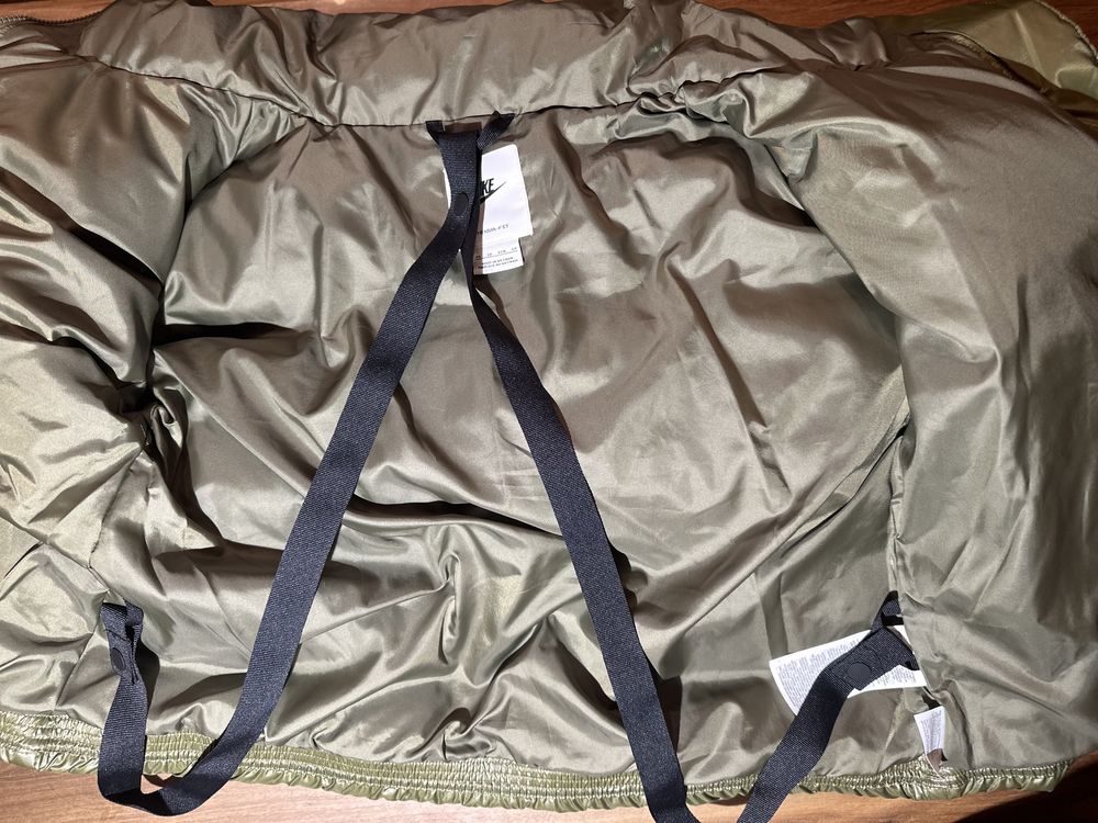 Дамско яке Nike XS