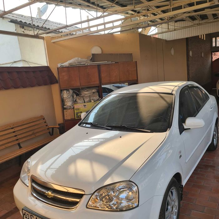 Продается CHEVROLET LACETTI 1.8л, механика, 2012 года
