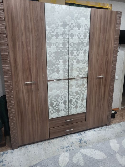 Продам спальный гарнитур