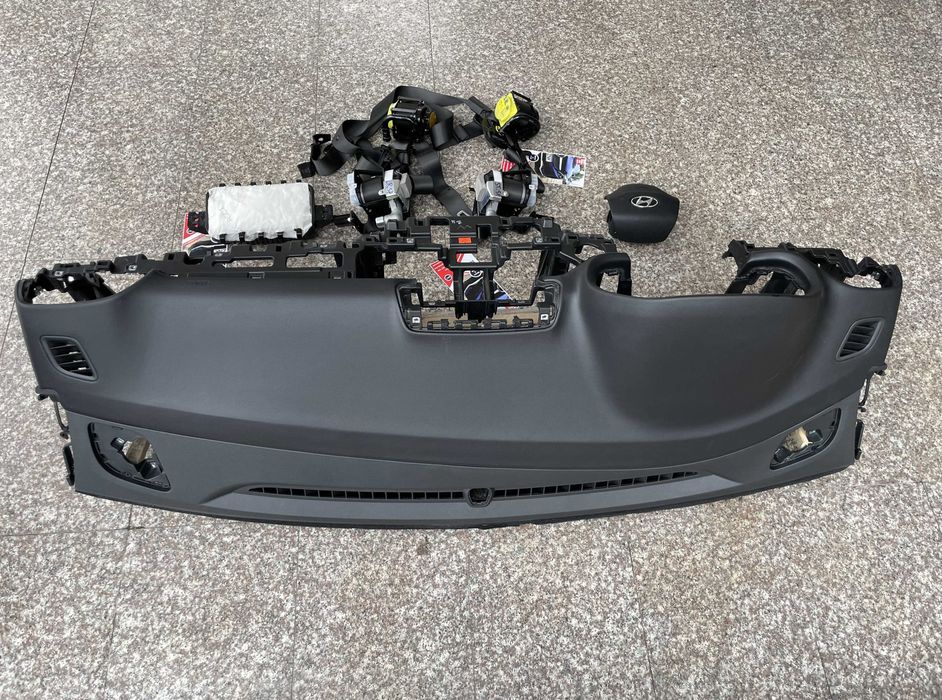 Hyundai I30 fab. 2022 kit airbag / set centuri / plansa de bord