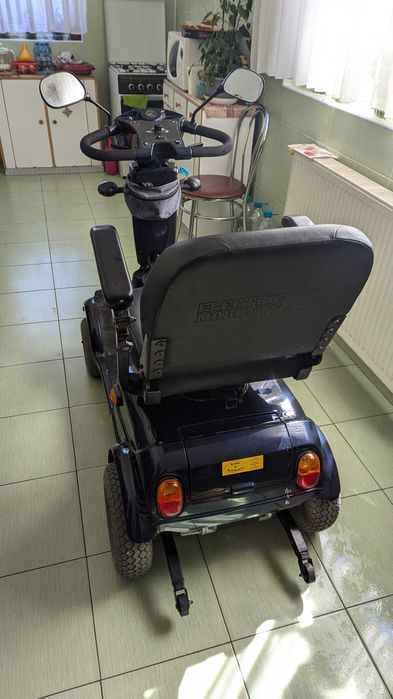 Vând scuter/carucior mobilitate cu baterii noi