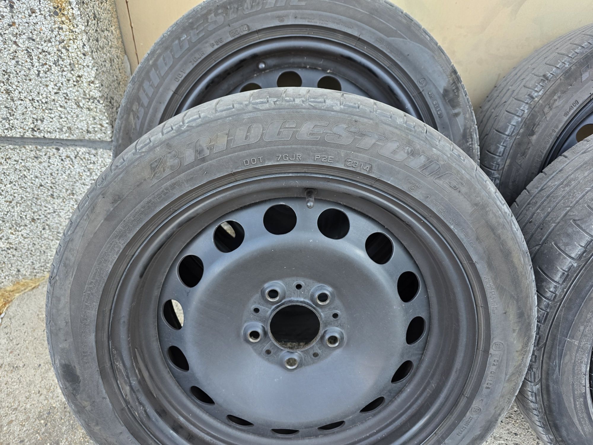 Оригинални джанти bmw 17 инча с гуми bridgestone 225 50 17