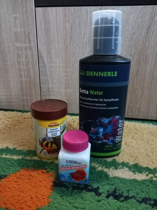 Vând acvariu complet