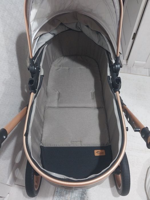 Коляска  много не пользовался