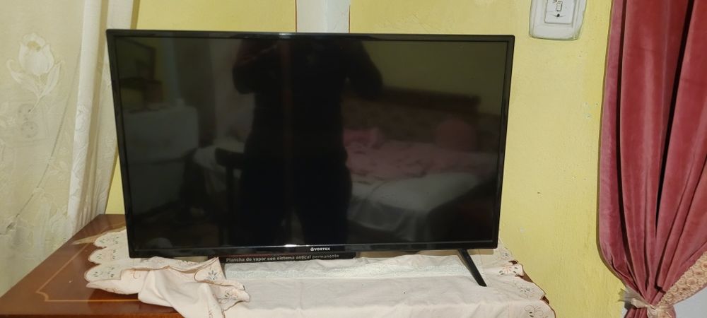 Vând Televizor Led smart vortex