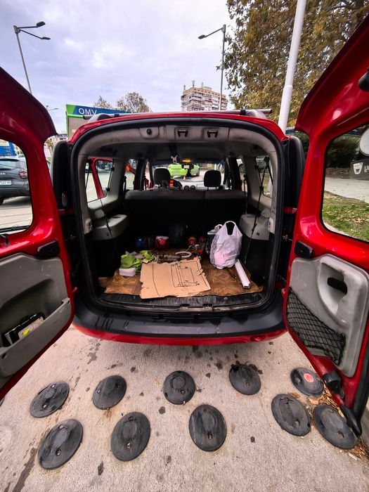 Продавам дачия логан 1,5 дци ,68 коня работеща в движение