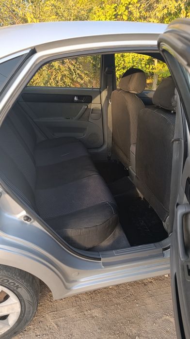 Автомобиль LACETTI