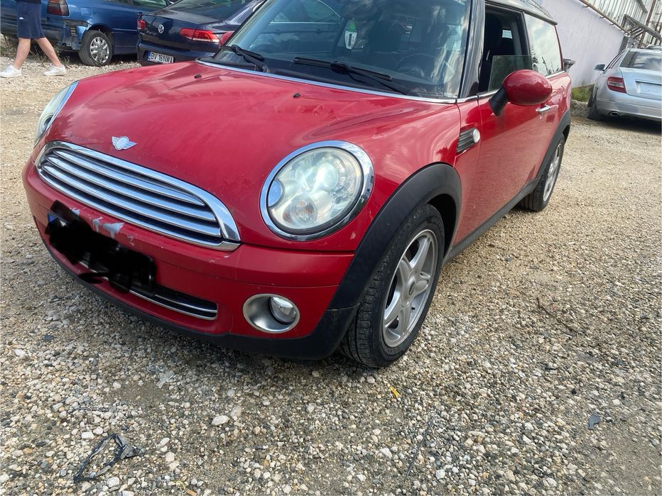 Dezmembrez mini cooper