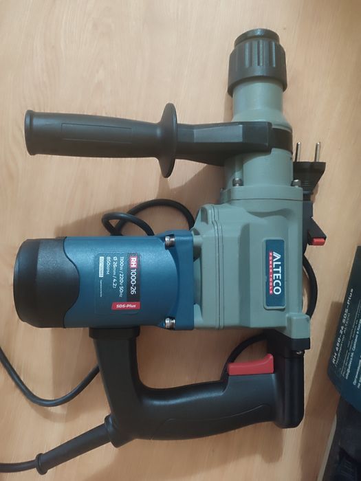 Продам новый перфоратор Алтеко Перфоратор ALTECO RH 1000-26