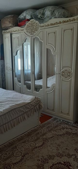 Продаётся спальный гарнитур