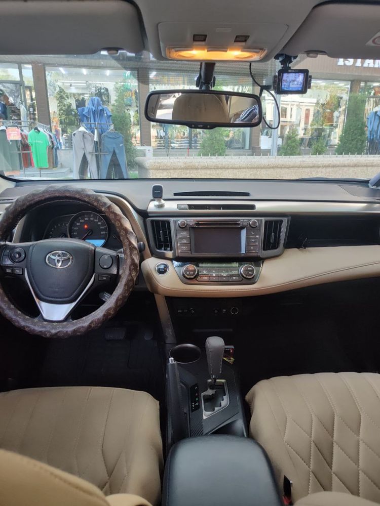 Tоyota Rav4 Cотилади